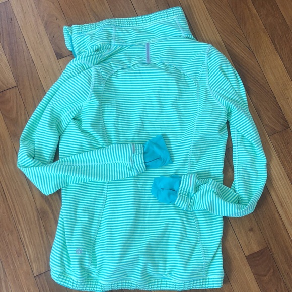 Lululemon excellent striped soft pullover size 6 Amazing EUC worn very few times - Picture 9 of 9